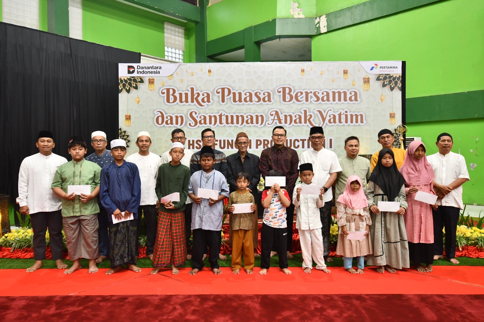 Pekerja Kilang Pertamina Balongan Salurkan Santunan Rp40 Juta untuk Anak Yatim di Indramayu